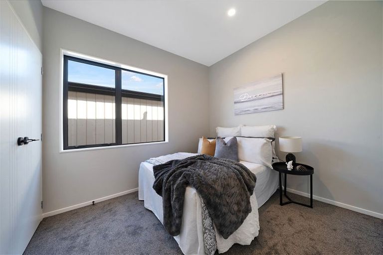 Photo of property in 42 Neretva Avenue, Massey, Auckland, 0614