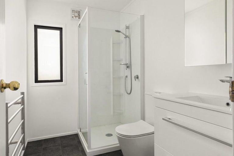 Photo of property in 113 Houghton Bay Road, Houghton Bay, Wellington, 6023