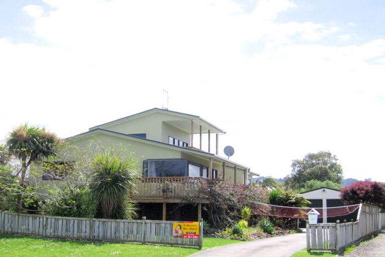Photo of property in 21 Hereford Place, Waihi Beach, 3611