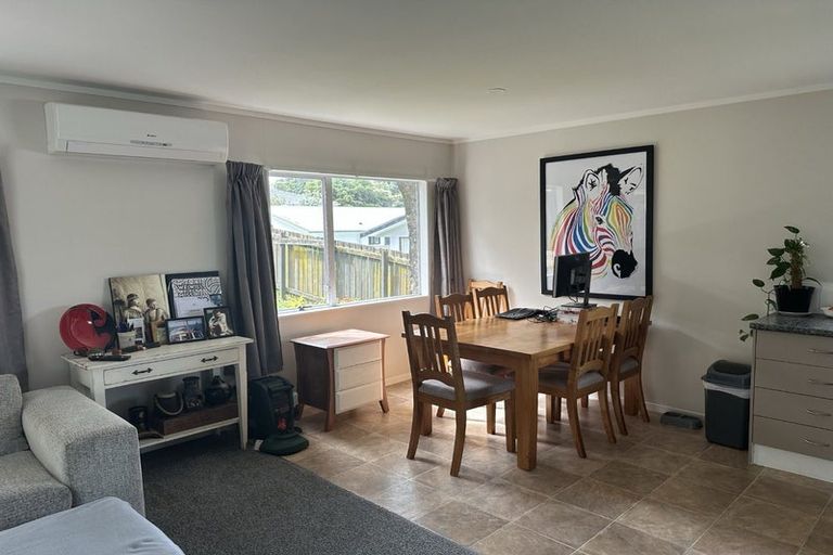 Photo of property in 2/22 Neptune Avenue, Beach Haven, Auckland, 0626