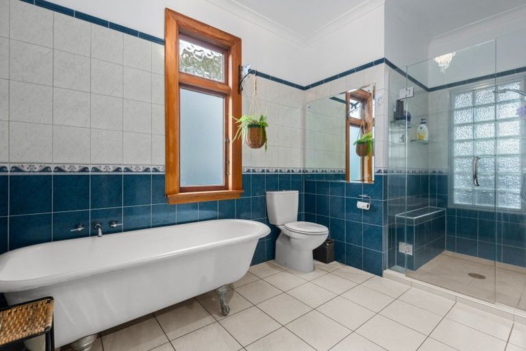 Photo of property in 143 Featherston Street, Palmerston North, 4410