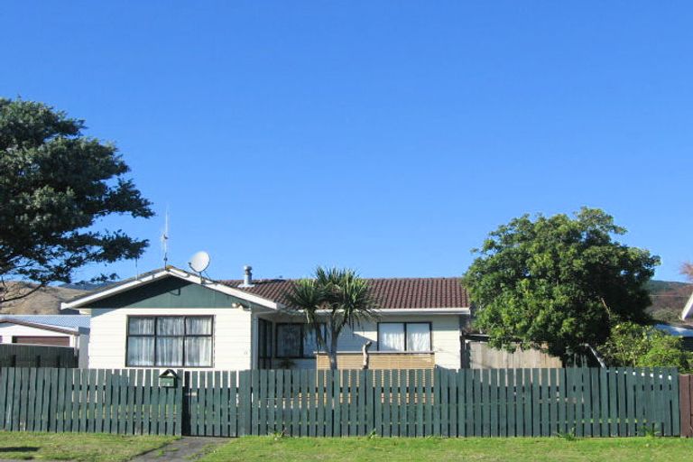 Photo of property in 13 Linwood Drive, Paraparaumu, 5032