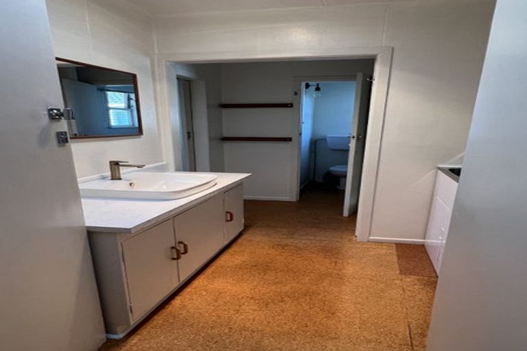 Photo of property in 24 Golf Road, Paraparaumu Beach, Paraparaumu, 5032