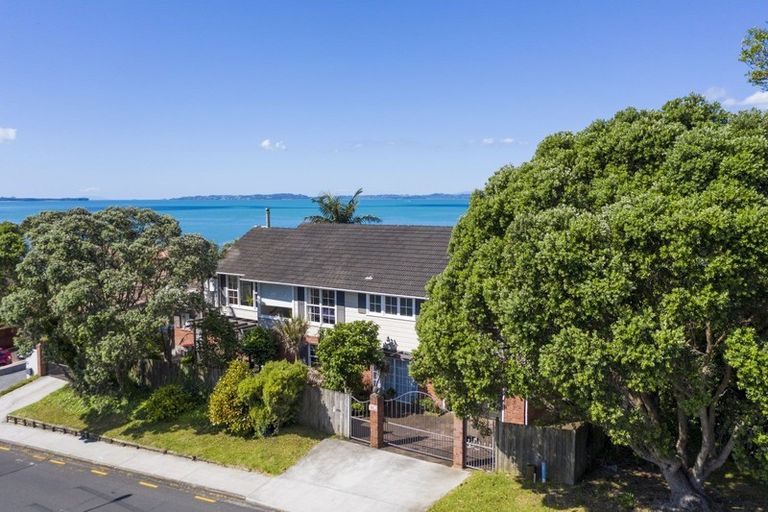 Photo of property in 20 Granger Road, Cockle Bay, Auckland, 2014