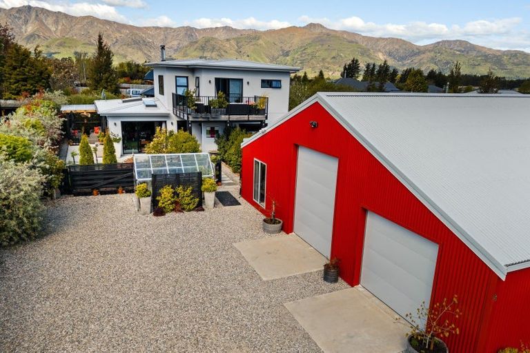 Photo of property in 21 Little Maude Drive, Lake Hawea, 9382