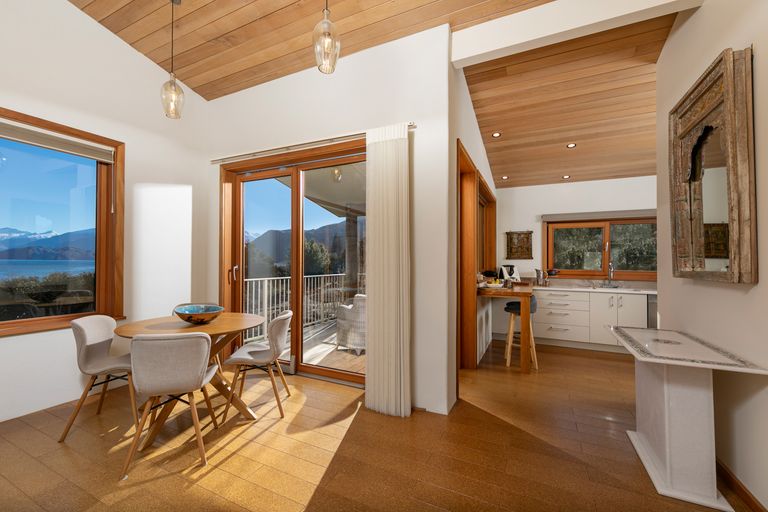 Photo of property in 337 Beacon Point Road, Wanaka, 9305