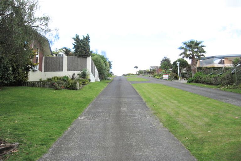 Photo of property in 15 Keam Way, Welcome Bay, Tauranga, 3112