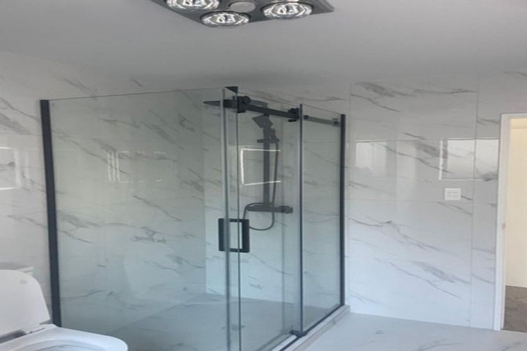 Photo of property in 66a West Harbour Drive, West Harbour, Auckland, 0618