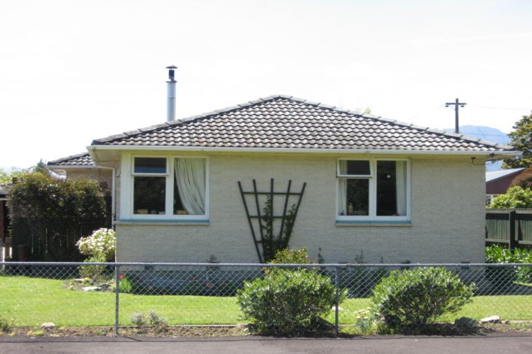 Photo of property in 13 Menzies Street, Westport, 7825