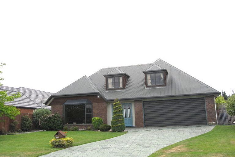 Photo of property in 27 Millcroft Place, Parklands, Christchurch, 8083