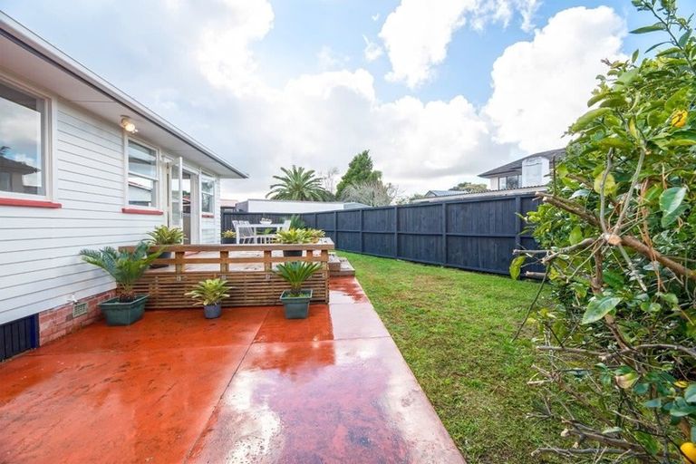 Photo of property in 13 Roby Street, Te Atatu Peninsula, Auckland, 0610