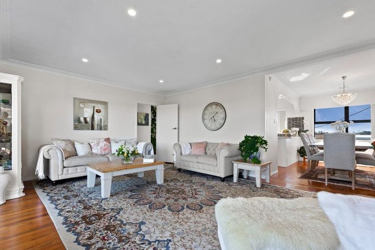 Photo of property in 213 Hobsonville Road, Hobsonville, Auckland, 0618