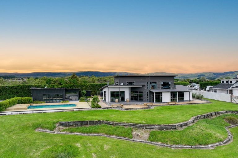 Photo of property in 27 Wake Place, Aokautere, Palmerston North, 4471
