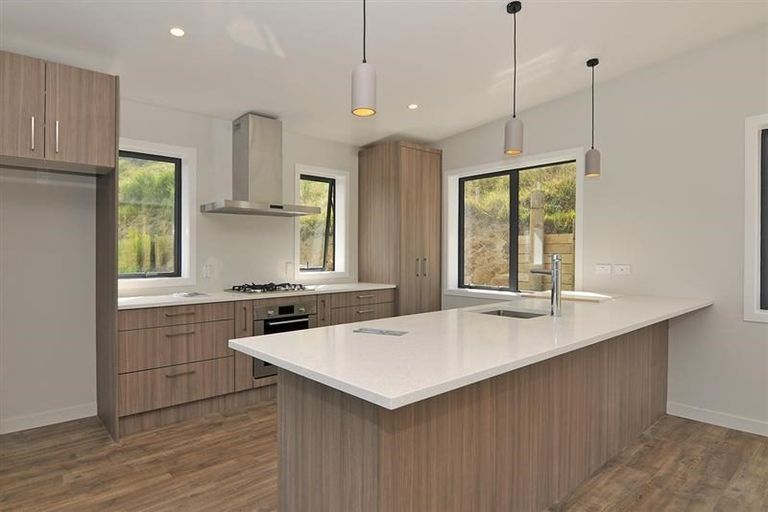 Photo of property in 7a Grumman Lane, Newlands, Wellington, 6037