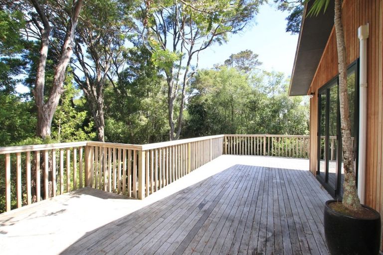 Photo of property in 53b Onedin Place, Titirangi, Auckland, 0604