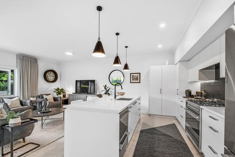 Photo of property in 14 Kensington Drive, Orewa, 0931