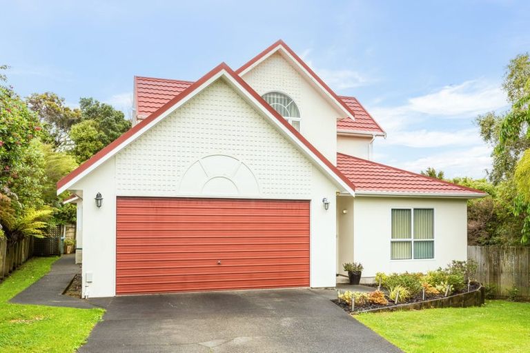 Photo of property in 21 Saunders Close, Whitby, Porirua, 5024