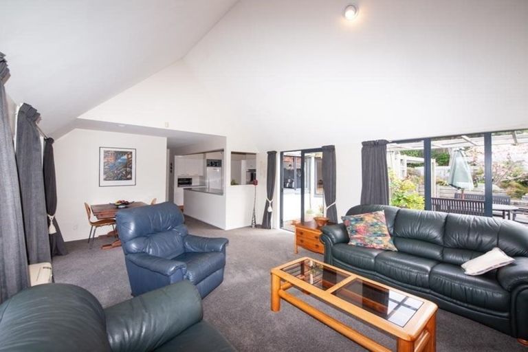 Photo of property in 146 Westchester Drive, Churton Park, Wellington, 6037