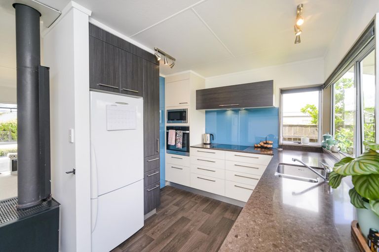 Photo of property in 97 Hillcrest Drive, Kelvin Grove, Palmerston North, 4414