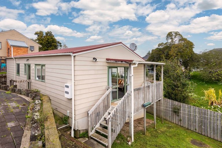 Photo of property in 12 Kelkirk Street, Kelston, Auckland, 0602