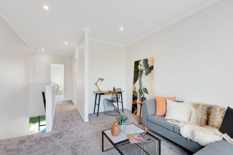 Photo of property in 12 Owen Chapman Drive, Red Beach, 0932