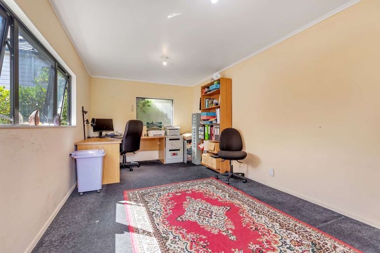 Photo of property in 26 Aquarius Drive, Kawaha Point, Rotorua, 3010