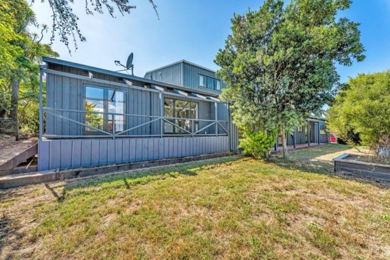 Photo of property in 16 Broman Place, Half Moon Bay, Auckland, 2012