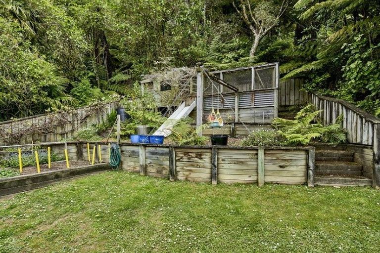 Photo of property in 24 Elmslie Road, Pinehaven, Upper Hutt, 5019