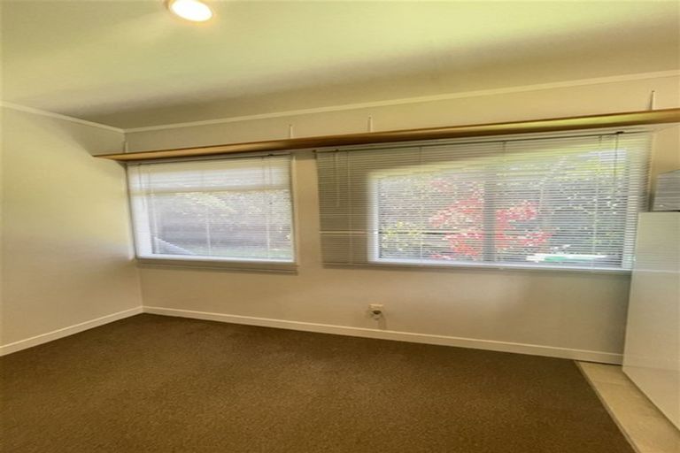 Photo of property in 2/5 Highlight Parade, Te Atatu South, Auckland, 0610