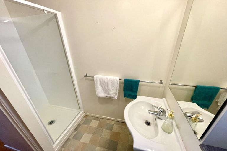 Photo of property in 3/88 Lake Road, Northcote, Auckland, 0627