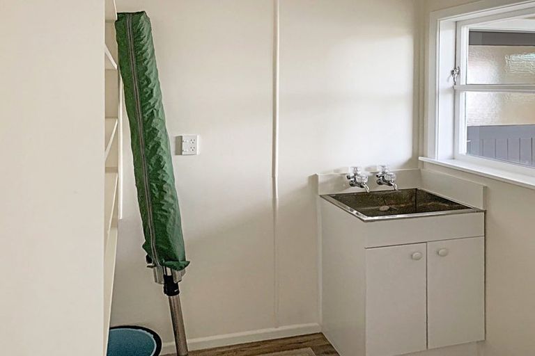 Photo of property in 34 James Street, Dannevirke, 4930