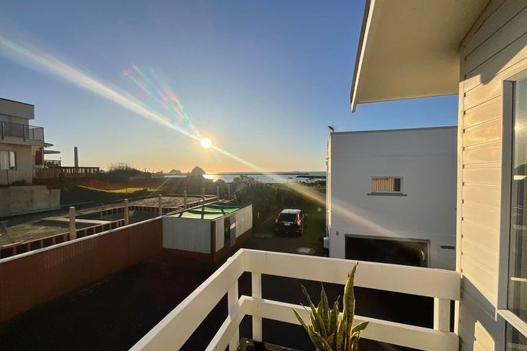 Photo of property in 8b Whiteley Street, Moturoa, New Plymouth, 4310