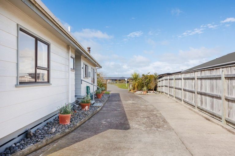 Photo of property in 18 Thomas Place, Foxton Beach, Foxton, 4815