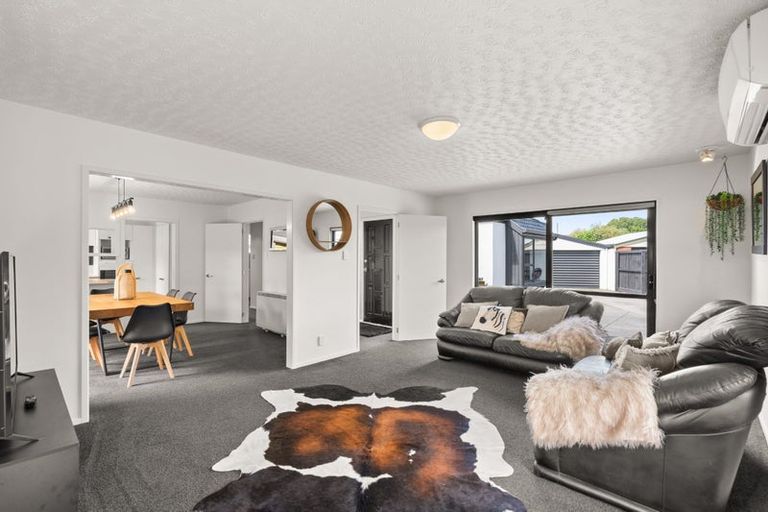 Photo of property in 45 Karnak Crescent, Russley, Christchurch, 8042