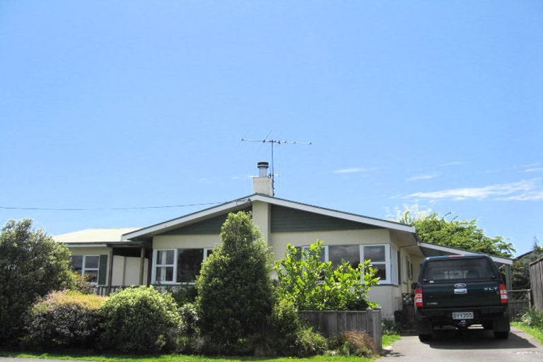 Photo of property in 4 Louisson Avenue, Stoke, Nelson, 7011