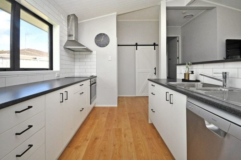 Photo of property in 2a Koromiko Place, Waiuku, 2123