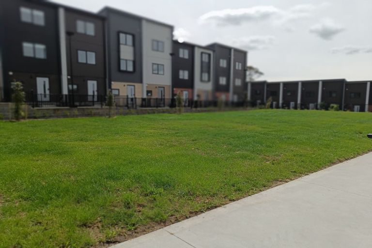 Photo of property in 37 Jabuka Street, Glen Eden, Auckland, 0602