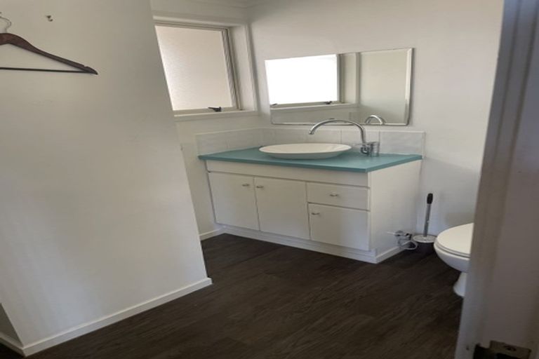 Photo of property in 8 Blenheim Street, Glenfield, Auckland, 0629