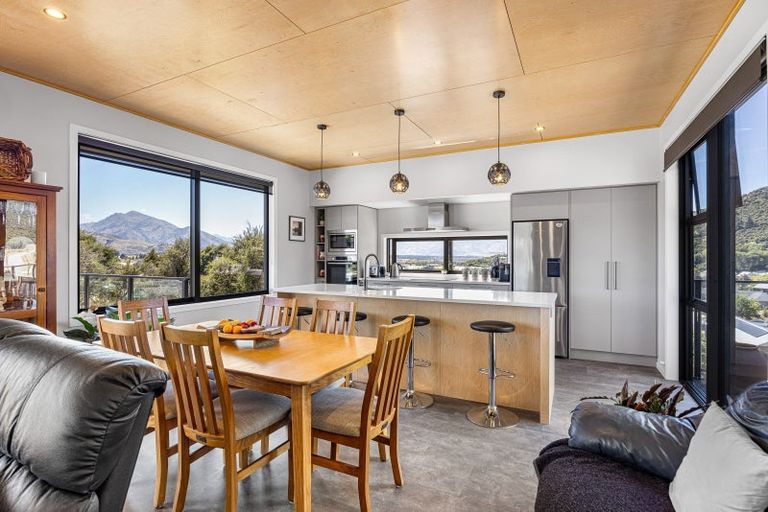 Photo of property in 6 Nokomai Street, Wanaka, 9305