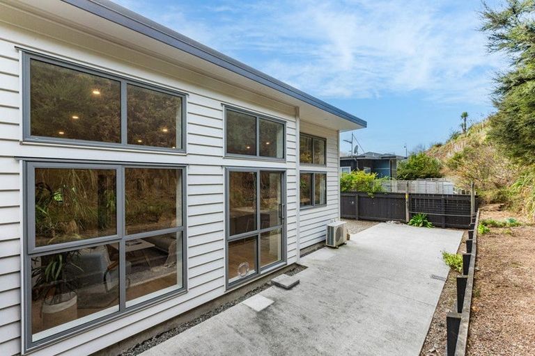 Photo of property in 5 Pacific View, Whitby, Porirua, 5024