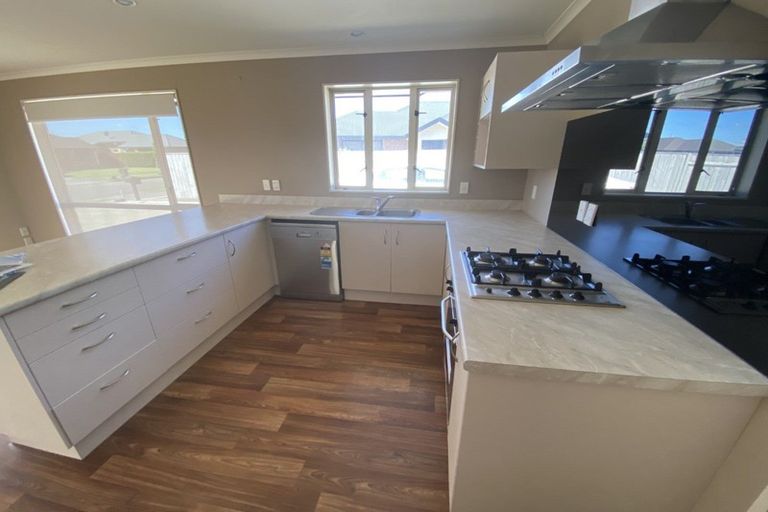 Photo of property in 54 Geneva Terrace, Kelvin Grove, Palmerston North, 4414