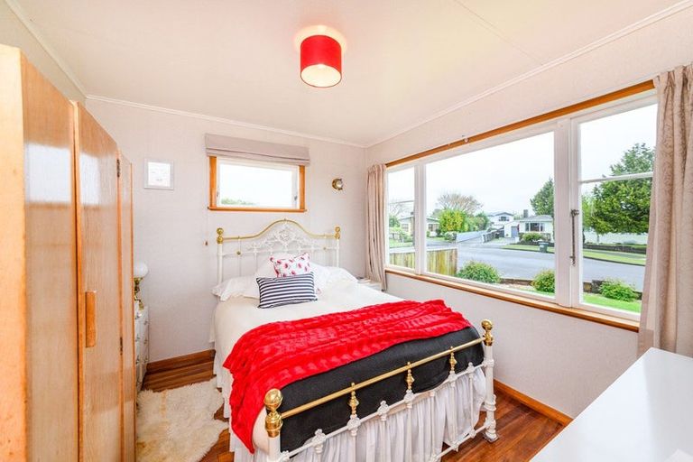 Photo of property in 8 Freyberg Street, Feilding, 4702