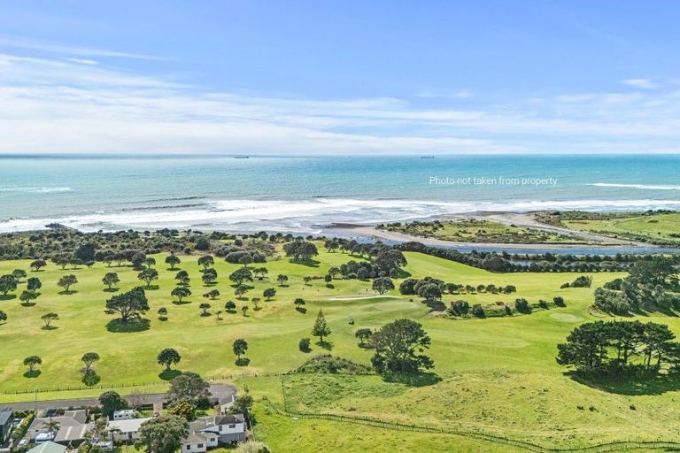 Photo of property in 9 Chatswood Grove, Fitzroy, New Plymouth, 4312