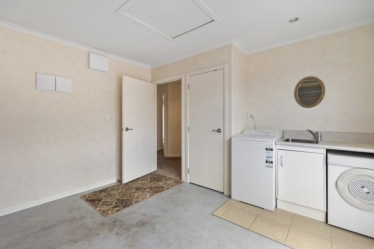 Photo of property in 1 Sovereign Isle Lane, Rototuna, Hamilton, 3210