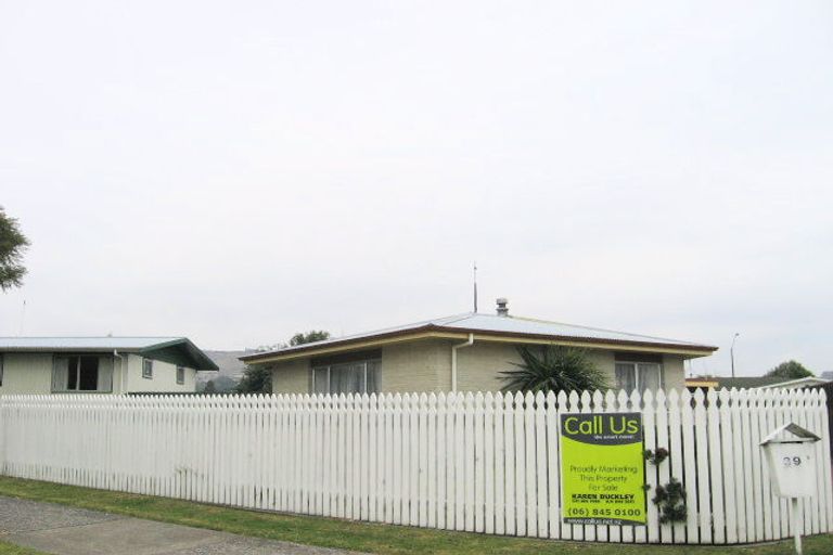 Photo of property in 39 Gilmour Place, Taradale, Napier, 4112