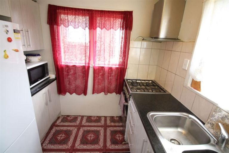 Photo of property in 124 Robertson Road, Mangere East, Auckland, 2024