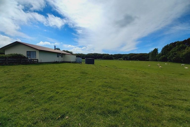 Photo of property in 66 Clifden Highway, Tuatapere, 9691