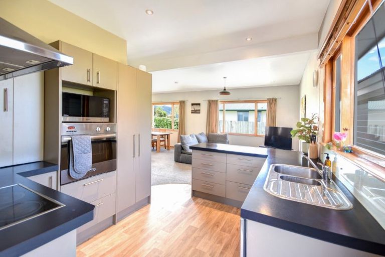 Photo of property in 33 Beaumaris Street, Outram, 9019