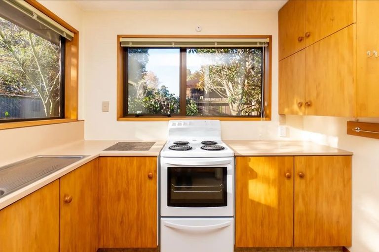 Photo of property in 24 Sawtell Place, Northcote, Christchurch, 8052