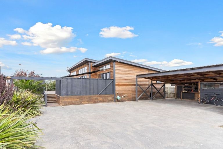 Photo of property in 18 Pembroke Street, Avondale, Christchurch, 8061